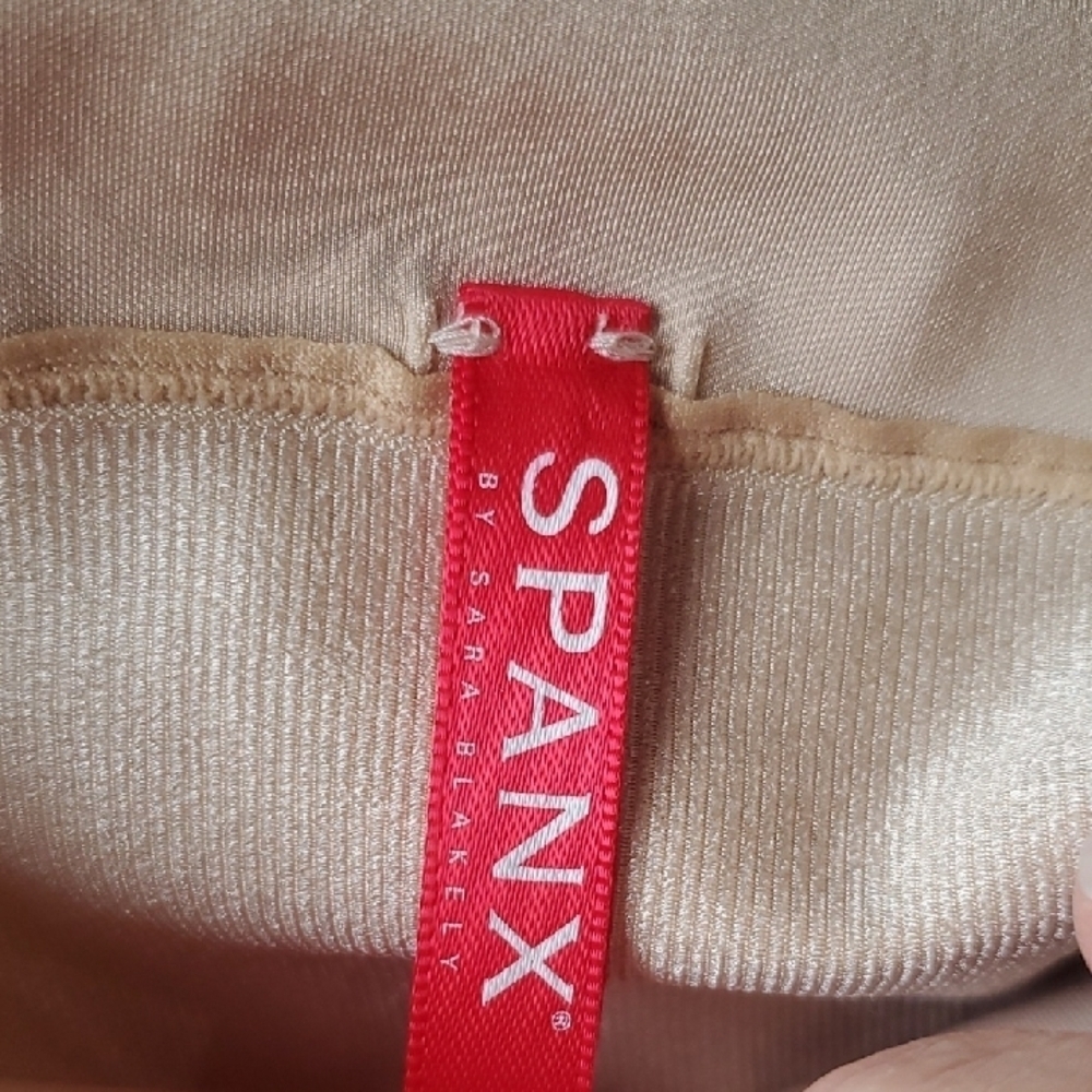 SPANX Nude Shapewear with Red Tag - Picture 2 of 9
